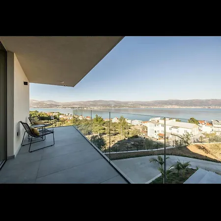 Villa Azure Bliss | 5 Bedrooms | Private Pool | Modern Furnishing | Parking Area | Trogir