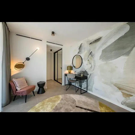 Azure Bliss | 5 Bedrooms | Private Pool | Modern Furnishing | Parking Area | Trogir