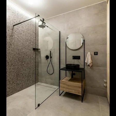 Azure Bliss | 5 Bedrooms | Private Pool | Modern Furnishing | Parking Area | Villa *