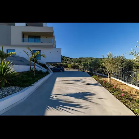 Villa Azure Bliss | 5 Bedrooms | Private Pool | Modern Furnishing | Parking Area | Trogir