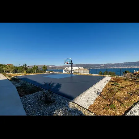 Azure Bliss | 5 Bedrooms | Private Pool | Modern Furnishing | Parking Area | Villa *