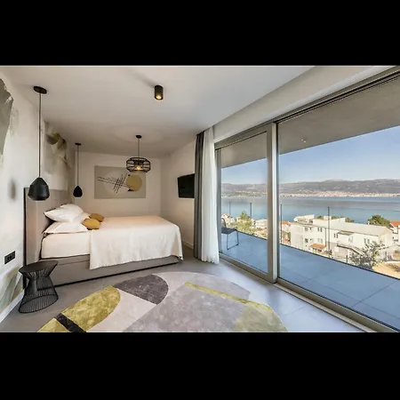 Villa Azure Bliss | 5 Bedrooms | Private Pool | Modern Furnishing | Parking Area | Trogir