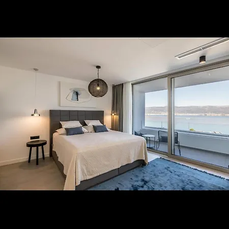 Azure Bliss | 5 Bedrooms | Private Pool | Modern Furnishing | Parking Area | Villa *