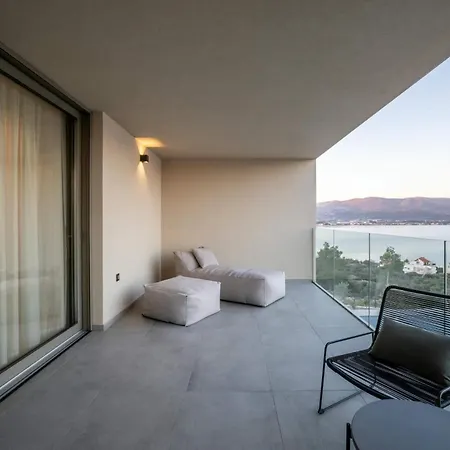 Villa Azure Bliss | 5 Bedrooms | Private Pool | Modern Furnishing | Parking Area | Trogir
