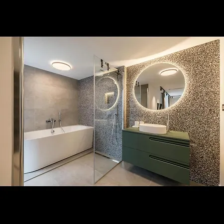 Villa Azure Bliss | 5 Bedrooms | Private Pool | Modern Furnishing | Parking Area | Trogir