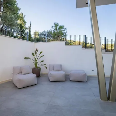 Azure Bliss | 5 Bedrooms | Private Pool | Modern Furnishing | Parking Area | Villa *
