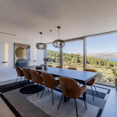 Azure Bliss | 5 Bedrooms | Private Pool | Modern Furnishing | Parking Area | Trogir