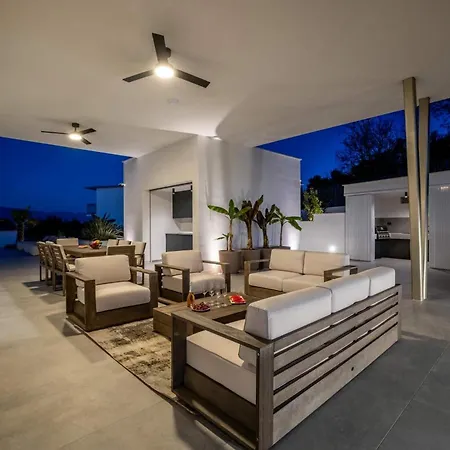 Villa Azure Bliss | 5 Bedrooms | Private Pool | Modern Furnishing | Parking Area |
