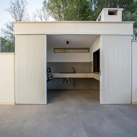 Azure Bliss | 5 Bedrooms | Private Pool | Modern Furnishing | Parking Area | Villa